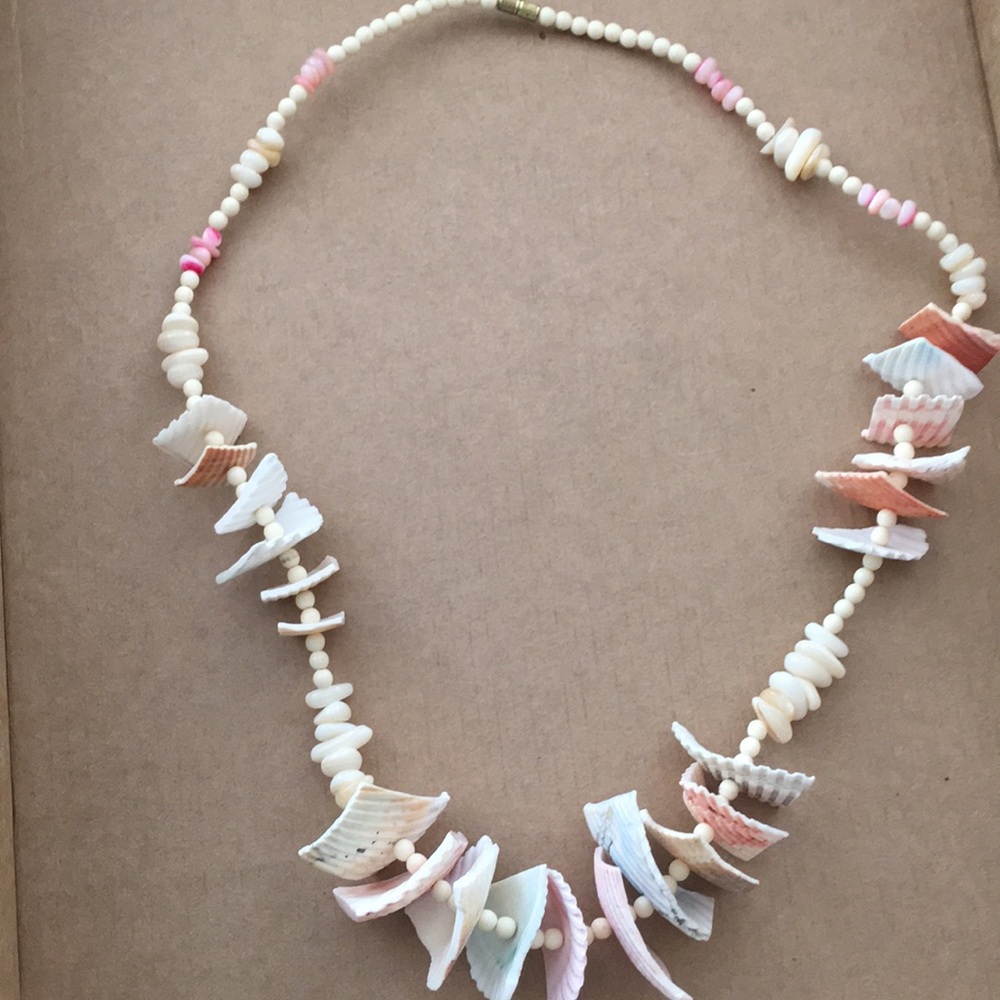 Vintage shell and pebble necklace 23 inches